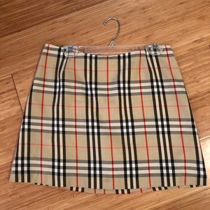 Burberry mini skirt